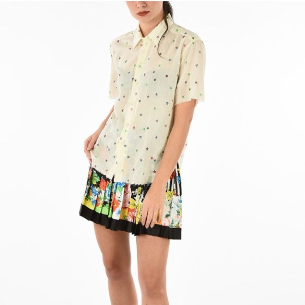 ✨Frayed collar dot button down top✨